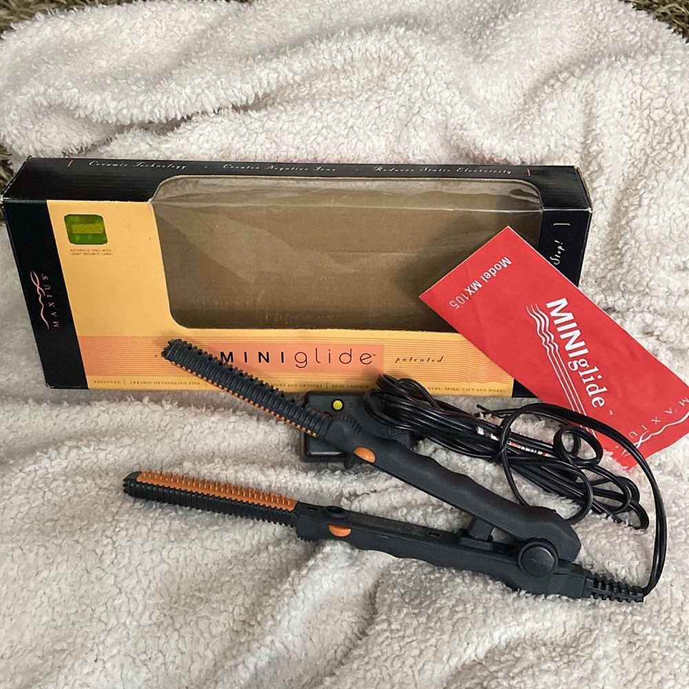 Mini Glide Ceramic Hair Styling Tool - Black